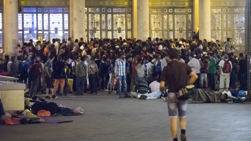 Uprchlíci na vlakovém nádraží v Budapešti