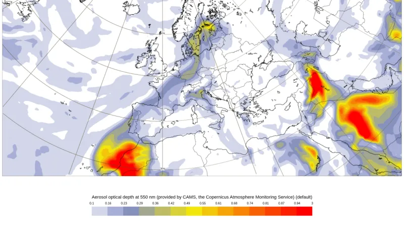 Očekáváné celkové množství pevných částic (aerosolů, převážně saharského prachu a písku) v atmosféře ve čtvrtek večer podle Evropského centra pro střednědobou předpověď
