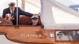 Norský král Harald jako porotce a ředitel tradiční regaty HM Kongens Serieseilaser v norském Oslofjordu 11. června 2024