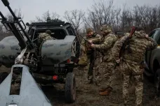 Ukrajinský parlament schválil zákon o mobilizaci, vyčerpaným vojákům se nelíbí