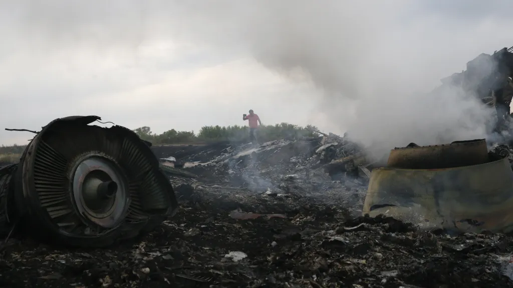 Trosky letadla malajského letu MH17 sestřeleného nad Ukrajinou