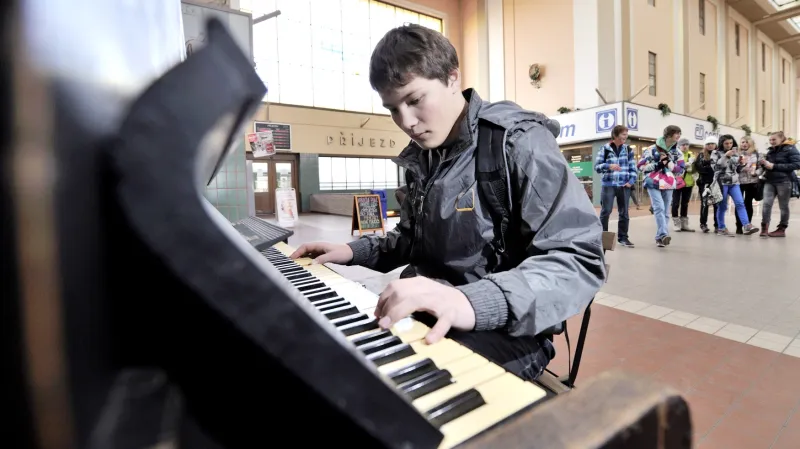 Piano v ulicích Hradce Králové