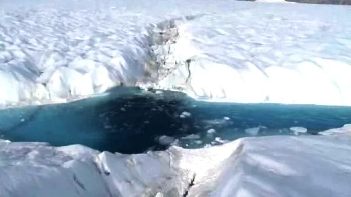 Kra odtržená od Petermannova ledovce