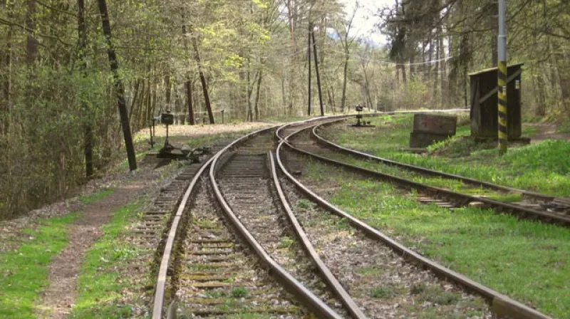 Pražské zhlaví nádraží v Jílovém