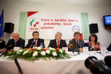 Najít vtip a vyvrátit stereotypy. Nový plán komunistů na volební úspěch