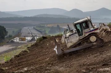 Dálnice D8: Stavba dvou století skončí letos (možná)