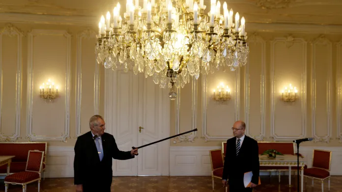 Miloš Zeman a Bohuslav Sobotka během schůzky na Hradě