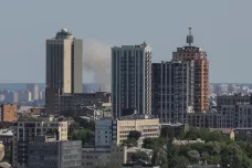 Ukrajina hlásí další vlnu vzdušných útoků, Rusko zamířilo raketami a drony na Kyjev či Oděsu