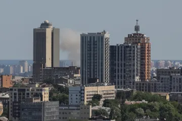 Ukrajina hlásí další vlnu vzdušných útoků, Rusko zamířilo raketami a drony na Kyjev či Oděsu
