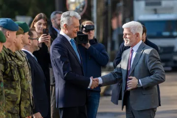 Prezident Pavel v Pobaltí zavítal mezi české vojáky