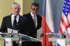 Mattis ocenil, že Česko plní spojenecké závazky, a vyjádřil lítost nad smrtí vojáků