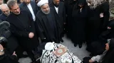 Íránský prezident Hasan Rouhání s ostatky Rafsandžáního