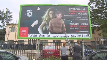 Upravený billboard Divadelního světa