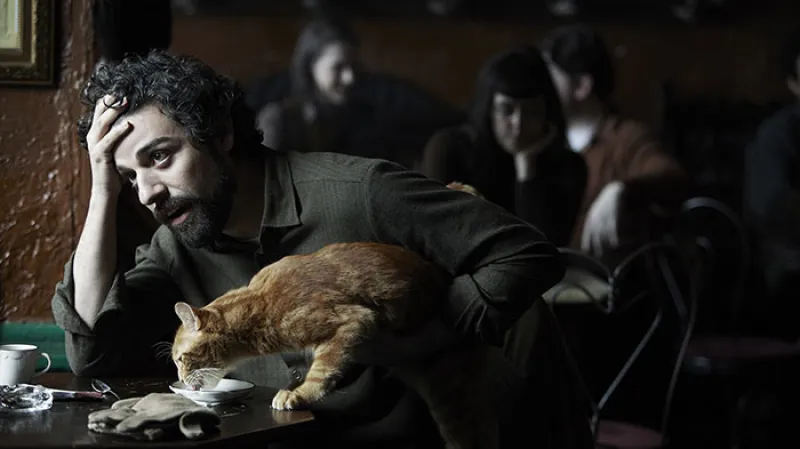 V nitru Llewyna Davise / Oscar Isaac