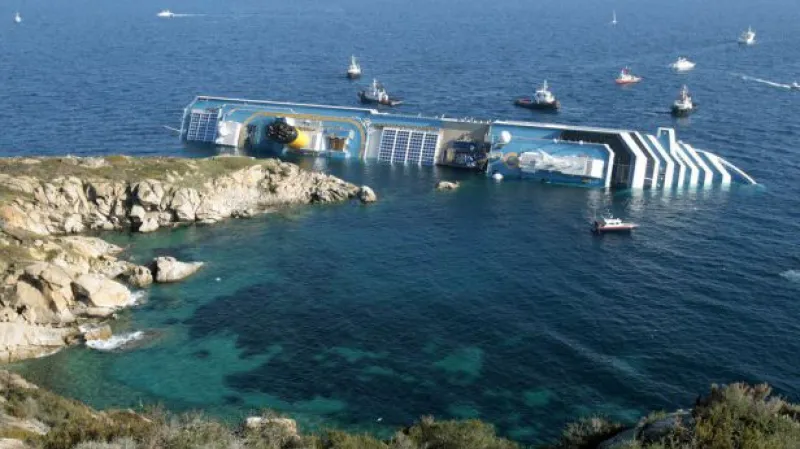 Záchrana lidí z Costa Concordia
