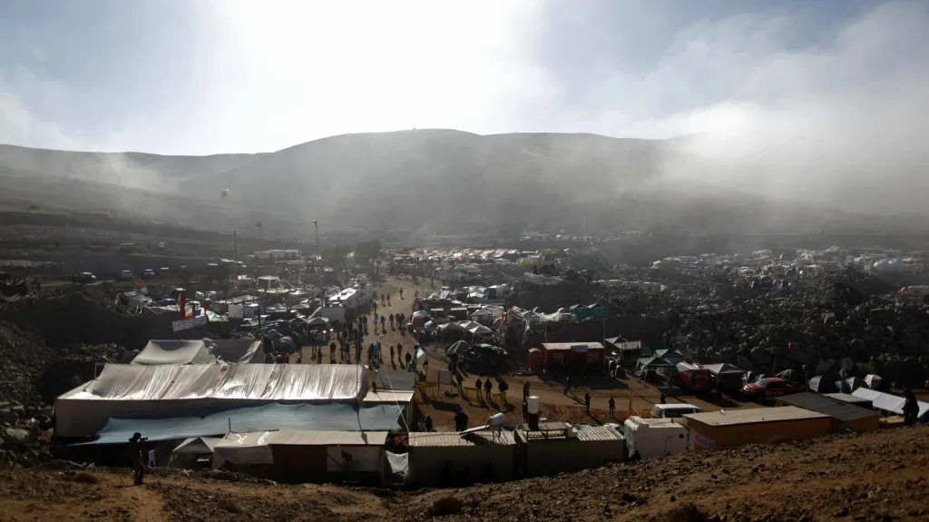 Historie obrazem: Zával v dole na zlato a měď v Chile v roce 2010 uvěznil pod zemí skupinu horníků