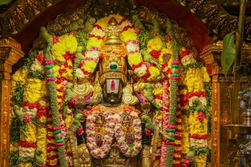 Nejméně devět lidí zahynulo v tlačenici v hinduistickém chrámu v Indii