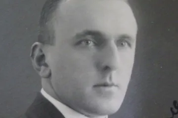 Nezvěstný blokuje 57 let rozvoj obce Kostěnice