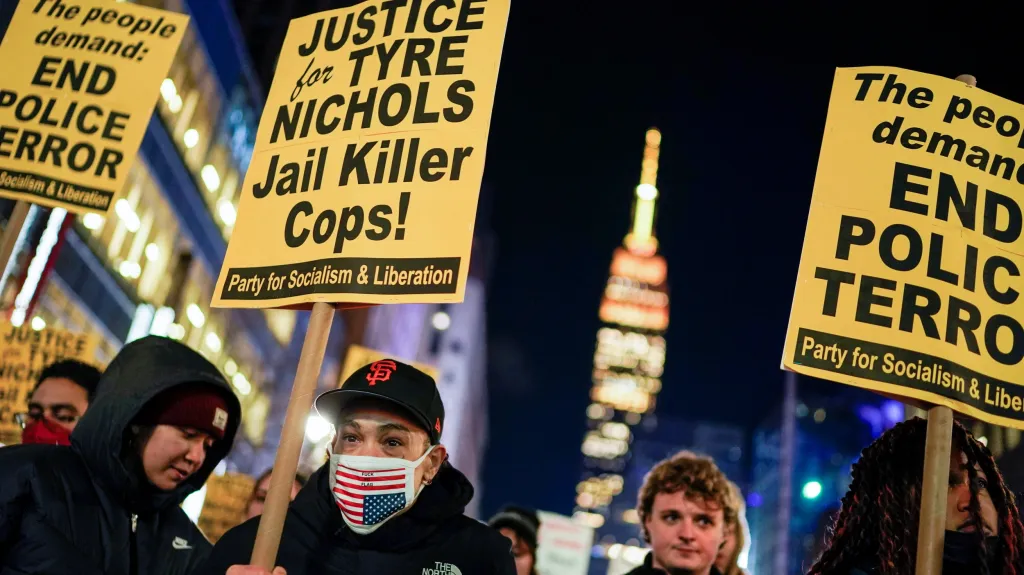 Američané vyšli do ulic po zveřejnění záznamu ze zadržení Tyrea Nicholse