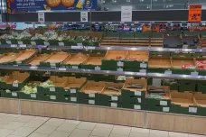 Britové v supermarketech neseženou okurky ani rajčata. Jak dlouho výpadek potrvá, není jasné