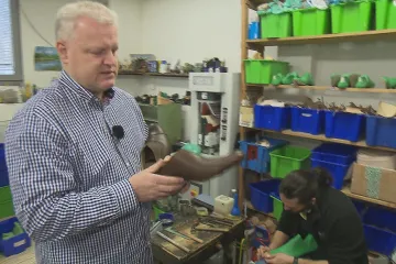 Přírodní kůže je luxusem nyní a bude i za dvacet let, soudí obuvník Pavlas