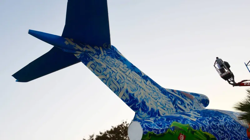 Inkmanova grafická tvorba na letadle