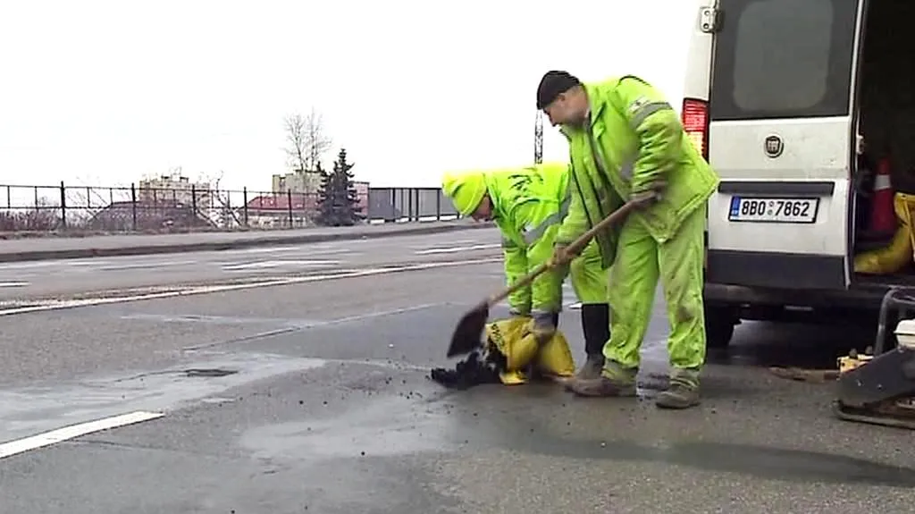 Opravy silnic po zimě