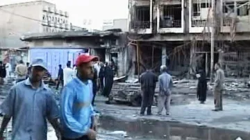 Následky atentátů na šítské čtvrti v Bagdádu