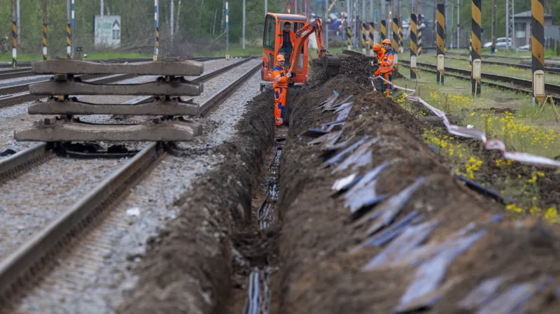 V Rosisích nad Labem už železničáři staví druhou kolej
