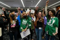 Demokraté slaví triumf ve státních volbách. V Ohiu prosadili ukotvení práva na potrat v ústavě