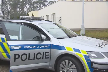 Policisté vynášeli informace a zneužívali pravomoci, dostali podmínky