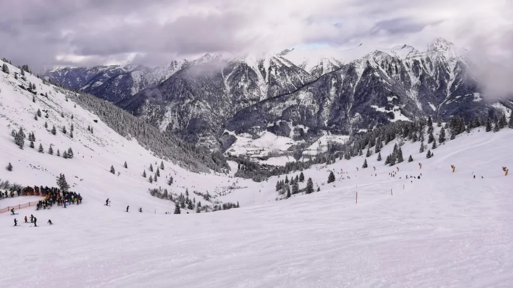 Sjezdovka v rakouském Bad Gasteinu, ilustrační snímek