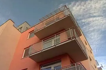 Novomanželským půjčkám neodzvonilo, pomáhají financovat bydlení i dnes