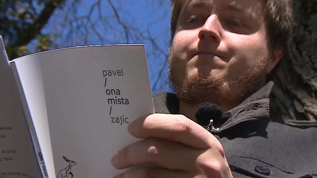 Lidé mohou publikovat své vlastní básně nebo oblíbené autory