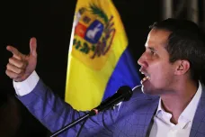 Maduro se pokouší oslabit svého rivala. Guaidó dostal zákaz vykonávat veřejné funkce