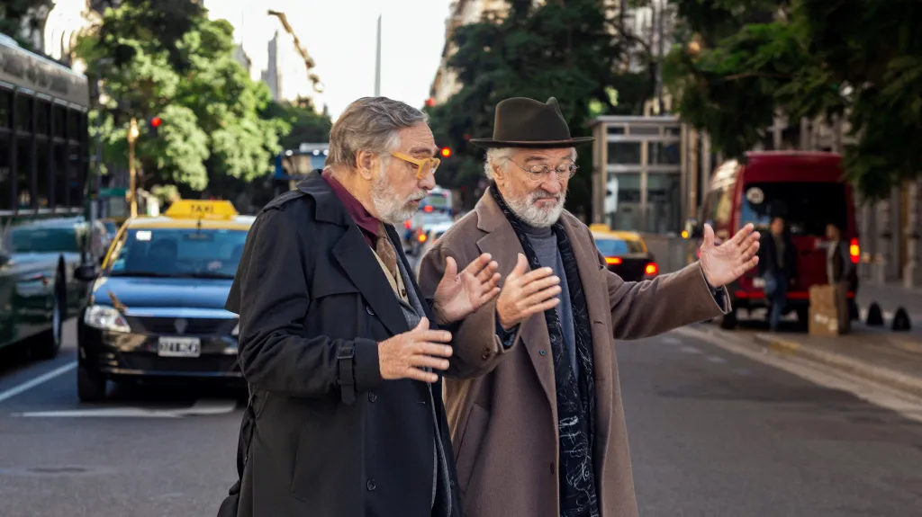 Robert De Niro a Luis Brandoni při natáčení seriálu Nada