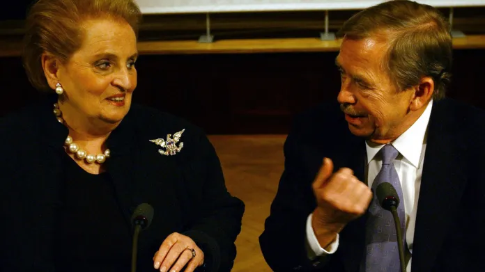 Madeleine Albrightová spolu s Václavem Havlem (2000)