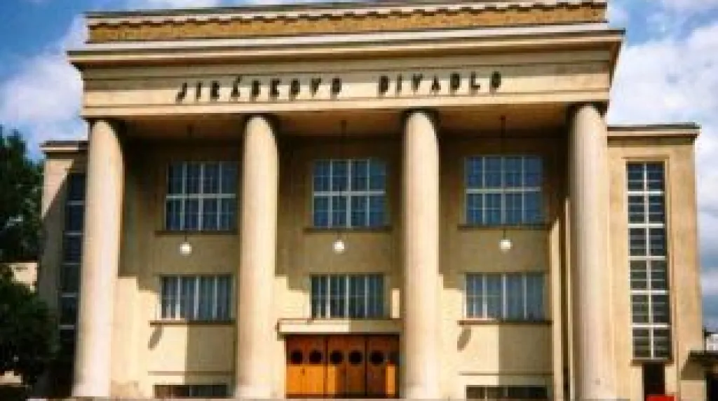 Jiráskovo divadlo v Hronově