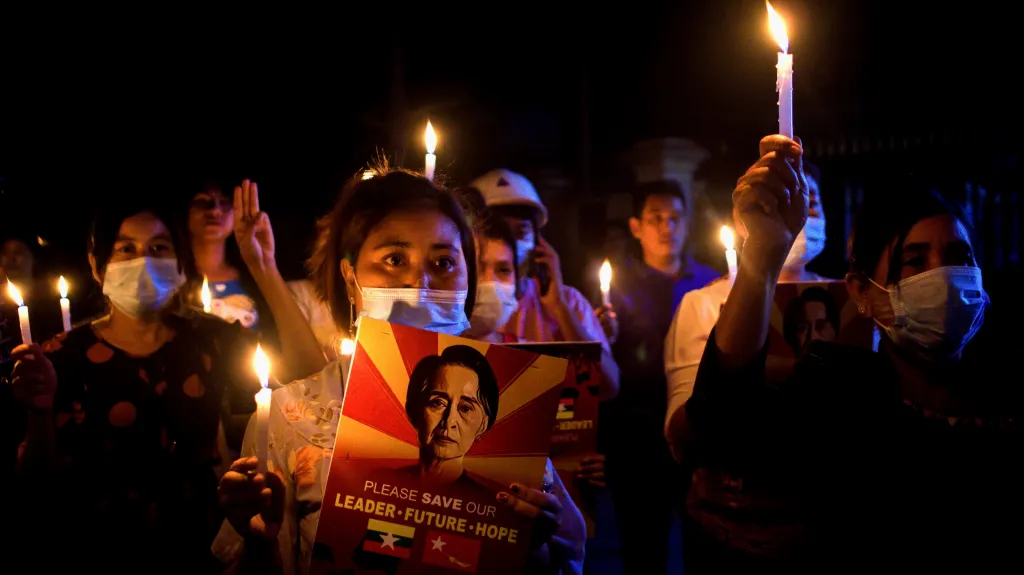 Protest proti vojenskému puči v Myanmaru