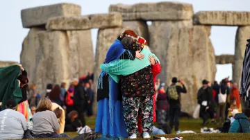 Oslavy letního slunovratu 2023 ve Stonehenge