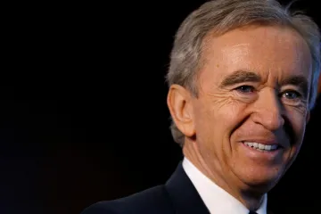 Arnault se zařadil vedle Gatese a Bezose. Je prvním Evropanem s majetkem přes 100 miliard dolarů