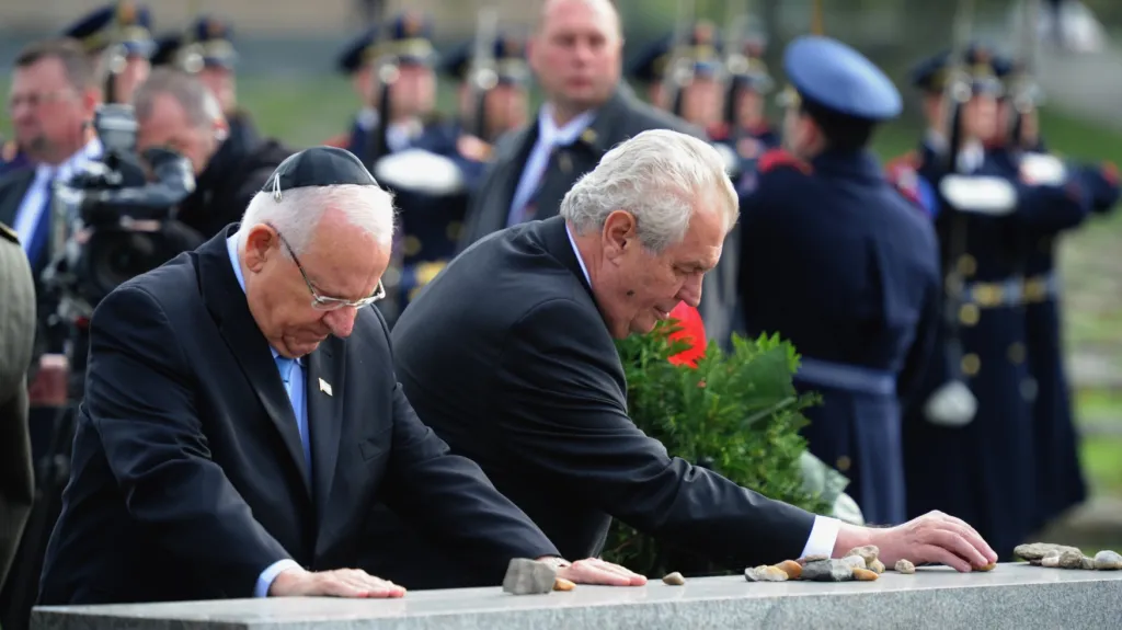 Reuven Rivlin a Miloš Zeman uctili památku obětí