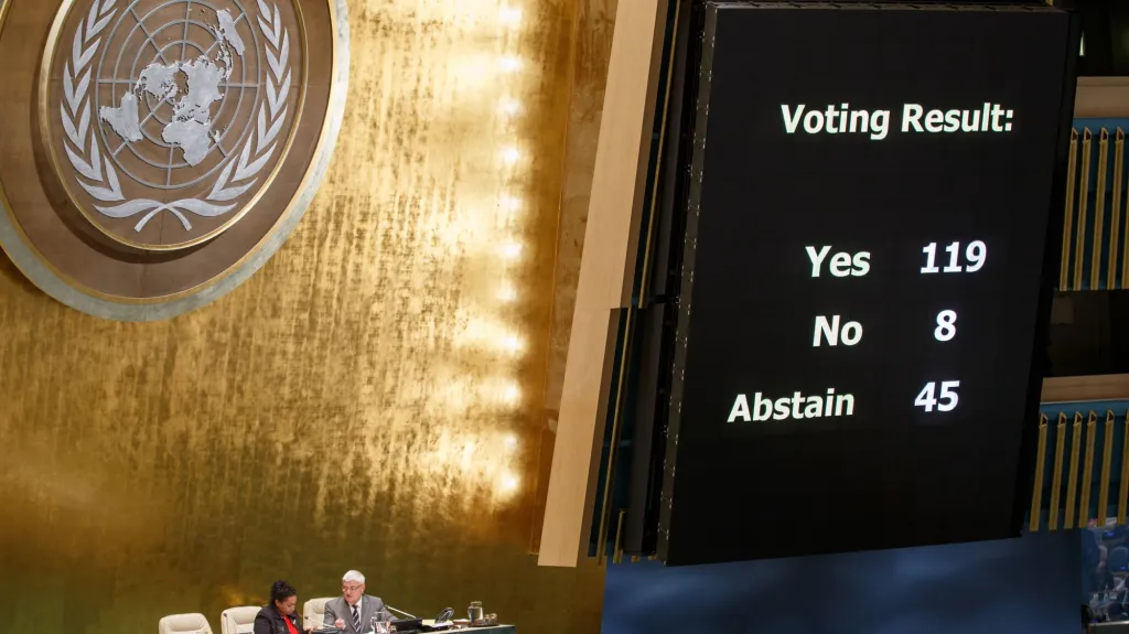 Valné shromáždění odsouhlasilo vyvěšení palestinské vlajky před sídlem OSN