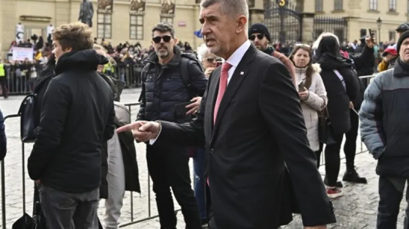 Na Pražský hrad dorazil také neúspěšný kandidát na prezidenta a předseda opozičního hnutí ANO Andrej Babiš. ,  Autor: Ondřej Hájek,  Zdroj: ČTK
