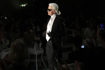 Móda oblékla černou. Zemřel Karl Lagerfeld