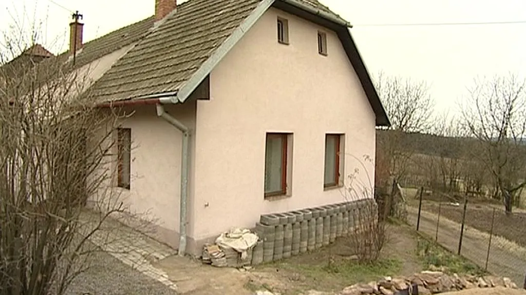 Dům č. 9 v Zašovicích - místo vraždy holčičky a jejího otce