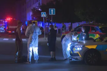 Záchranáři zasahují v Roztokách u Prahy, u desítek lidí je podezření na meningitidu