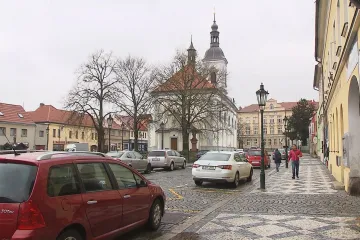 Krajský úřad zrušil dopravní opatření, které regulovalo parkování v Říčanech
