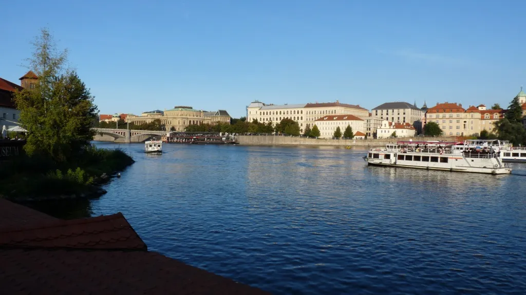 Praha / pohled z Kampy
