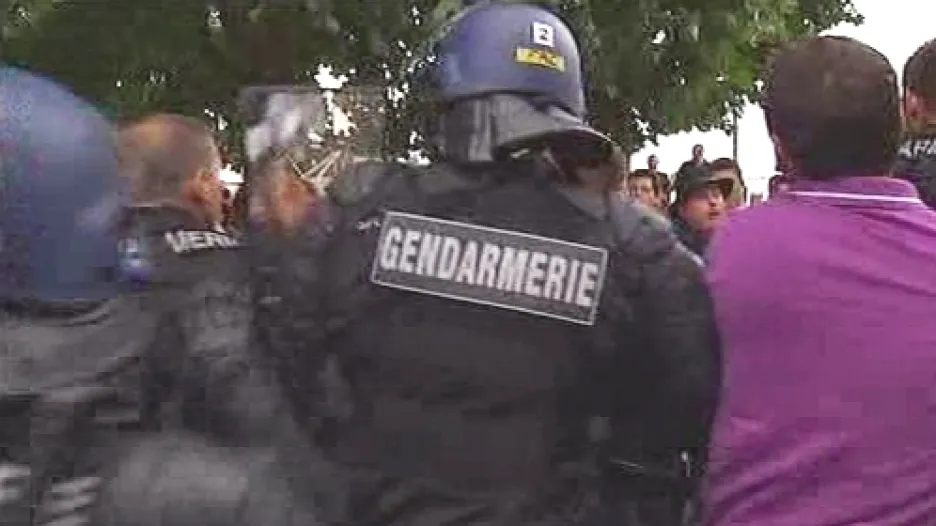 Francouzská policie rozhání romský protest